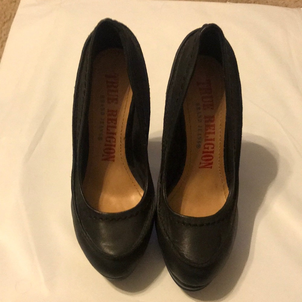 True Religion Leather Platform Heels Size 7M